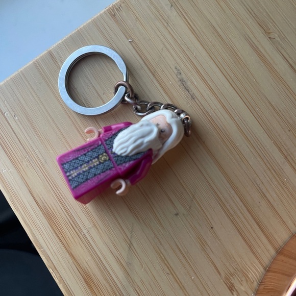 LEGO Dumbledore Keychain - Picture 3 of 3